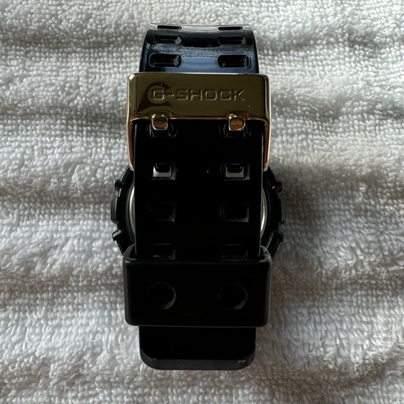 G-SHOCK | MENS CASIO WR20BAR | SHOCK RESIST | DIGITAL WATCH | LARGE | BLACK GOLD - Picture 5 of 7